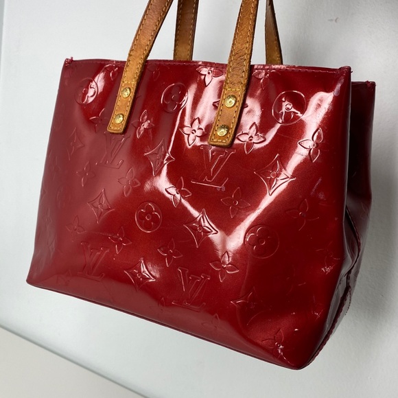 Seductive Red Louis Vuitton Vernis Reade PM Bag - Picture 6 of 9